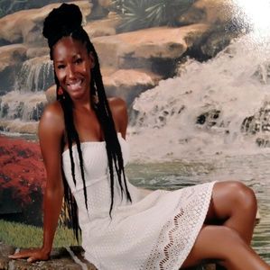 Meet your Posher, Caprina